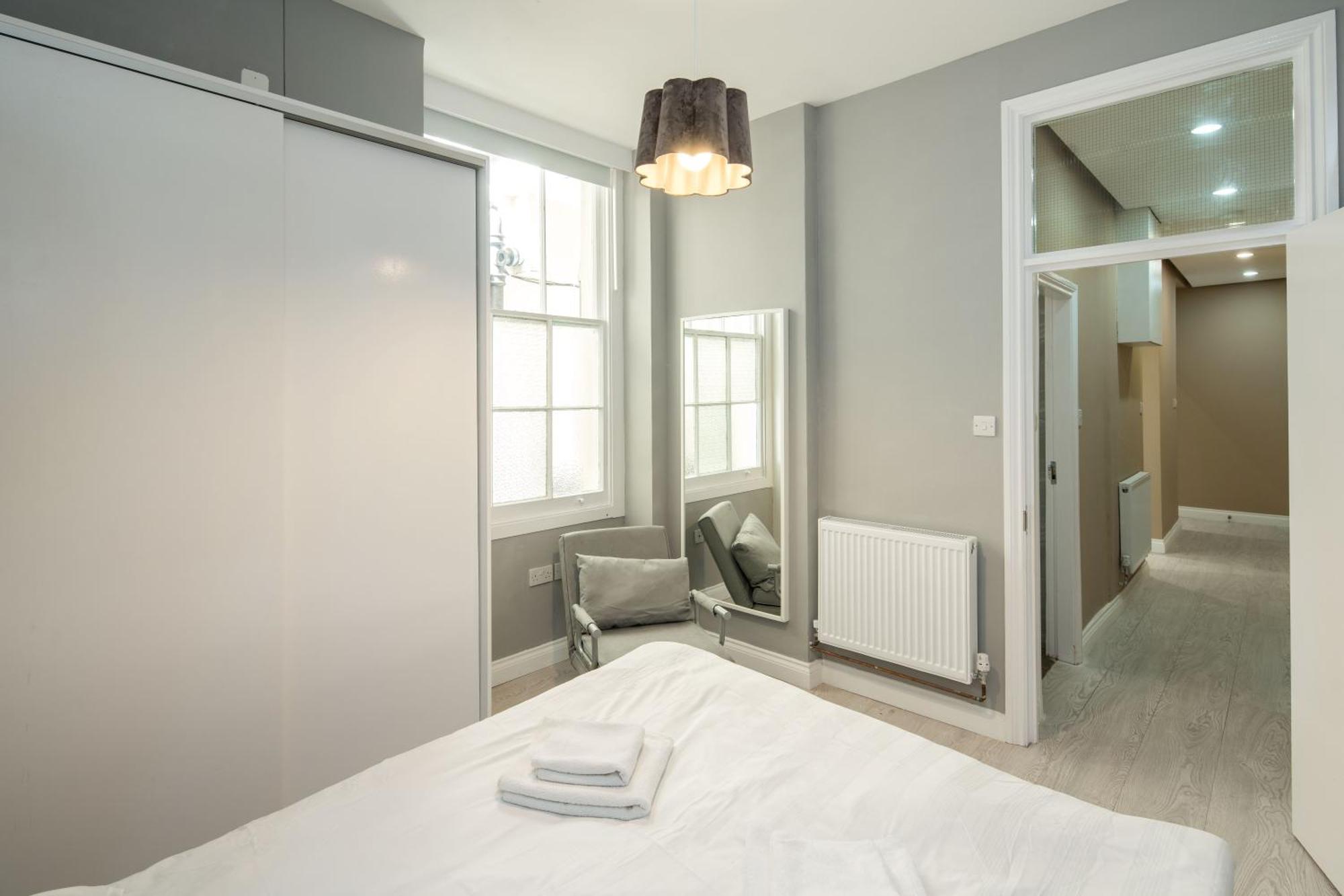 Apartment Kensington Courtyard London